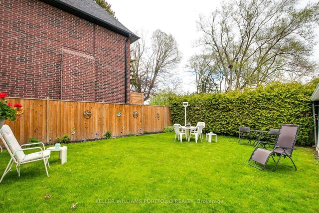 17 Thirty Third St, House detached with 2 bedrooms, 1 bathrooms and 6 parking in Toronto ON | Image 21