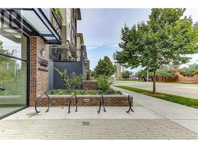PH10 - 1800 Richter St, Condo with 3 bedrooms, 2 bathrooms and 1 parking in Kelowna BC | Image 2