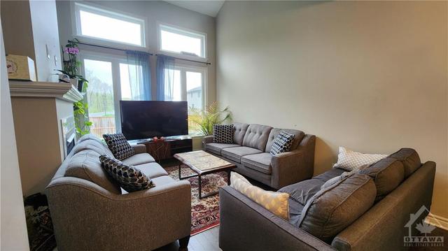 470 Markdale Terr, Townhouse with 3 bedrooms, 3 bathrooms and 2 parking in Ottawa ON | Image 9