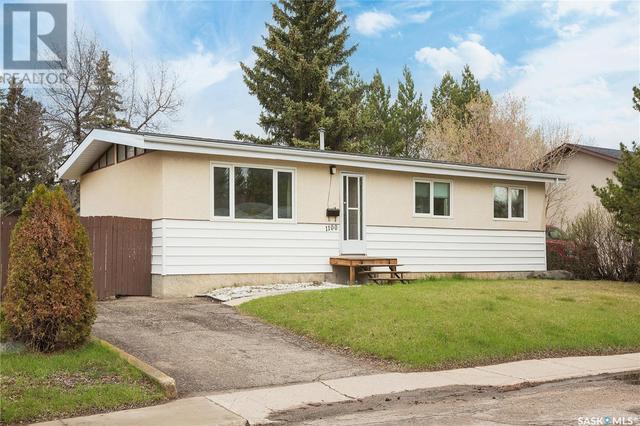 1100 Knox Pl, House detached with 3 bedrooms, 2 bathrooms and null parking in Prince Albert SK | Image 1