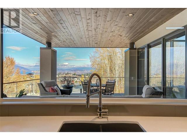 450 Windhover Crt, House detached with 3 bedrooms, 3 bathrooms and 4 parking in Kelowna BC | Image 11