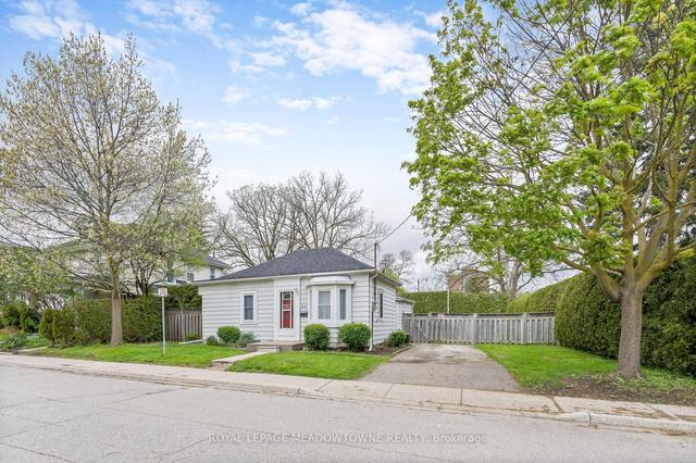 84 Wellington St E, House detached with 3 bedrooms, 1 bathrooms and 2 parking in Brampton ON | Image 25
