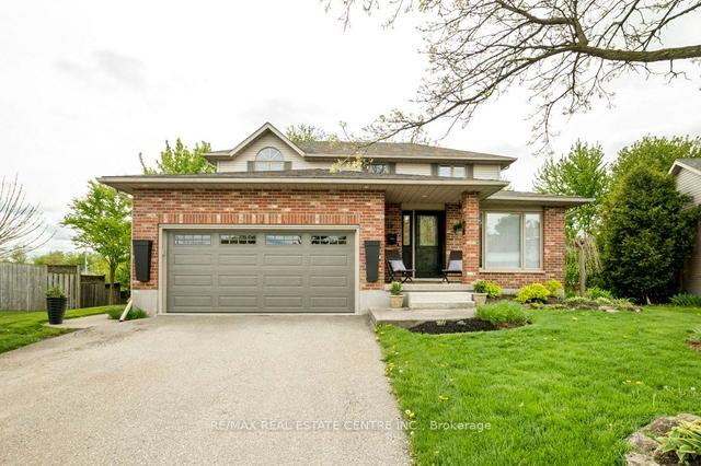 18 Mclachlan Pl, House detached with 3 bedrooms, 3 bathrooms and 4 parking in Guelph ON | Image 1