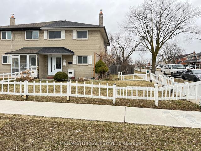 53 Felan Cres, House semidetached with 4 bedrooms, 3 bathrooms and 3 parking in Toronto ON | Image 2
