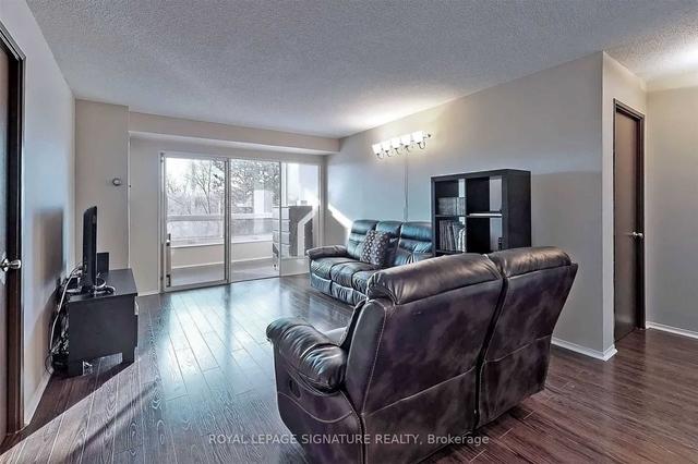 321 - 326 Major Mackenzie Dr E, Condo with 2 bedrooms, 2 bathrooms and 1 parking in Richmond Hill ON | Image 32