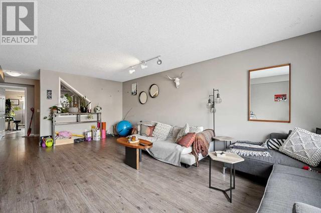 3, - 642 Mcdougall Road Ne, House attached with 3 bedrooms, 2 bathrooms and 1 parking in Calgary AB | Image 14