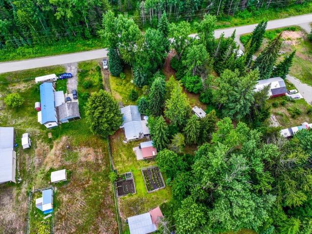 8918 Moyie Avenue, House detached with 2 bedrooms, 1 bathrooms and null parking in Central Kootenay B BC | Image 29