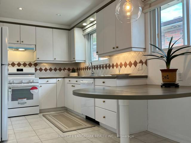 128 Bestview Dr, House semidetached with 3 bedrooms, 2 bathrooms and 3 parking in Toronto ON | Image 15