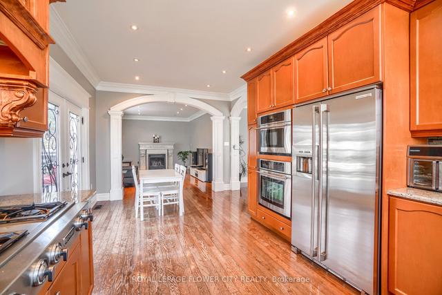 1 Yellow Avens Blvd S, House detached with 4 bedrooms, 4 bathrooms and 11 parking in Brampton ON | Image 3