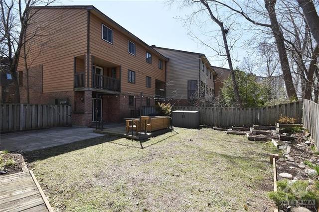 1411 Forge St, Townhouse with 3 bedrooms, 3 bathrooms and 2 parking in Ottawa ON | Image 28