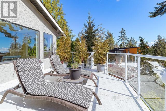 8518 Tribune Terr, House detached with 5 bedrooms, 3 bathrooms and 4 parking in North Saanich BC | Image 57
