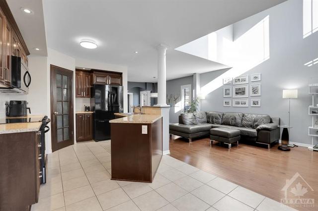 675 Percifor Way, Townhouse with 4 bedrooms, 3 bathrooms and 4 parking in Ottawa ON | Image 11