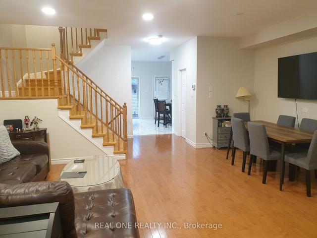 363 Bantry Ave N, House attached with 4 bedrooms, 4 bathrooms and 2 parking in Richmond Hill ON | Image 3