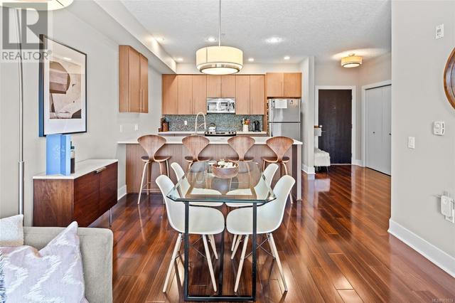 301 - 4529 West Saanich Rd, Condo with 2 bedrooms, 1 bathrooms and 1 parking in Saanich BC | Image 11