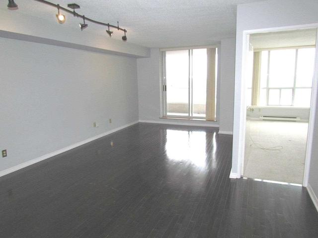 1205 - 400 Mclevin Ave, Condo with 1 bedrooms, 1 bathrooms and 1 parking in Toronto ON | Image 17