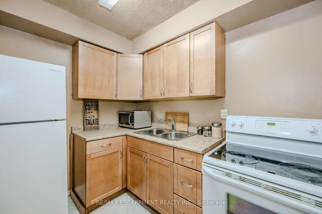 1610 - 975 Warwick Ct, Condo with 1 bedrooms, 1 bathrooms and 1 parking in Burlington ON | Image 11