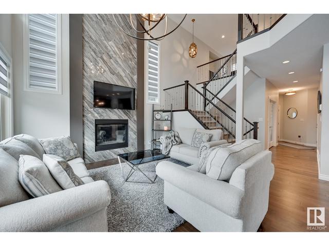5748 Keeping Cr Sw, House detached with 4 bedrooms, 4 bathrooms and 4 parking in Edmonton AB | Image 1