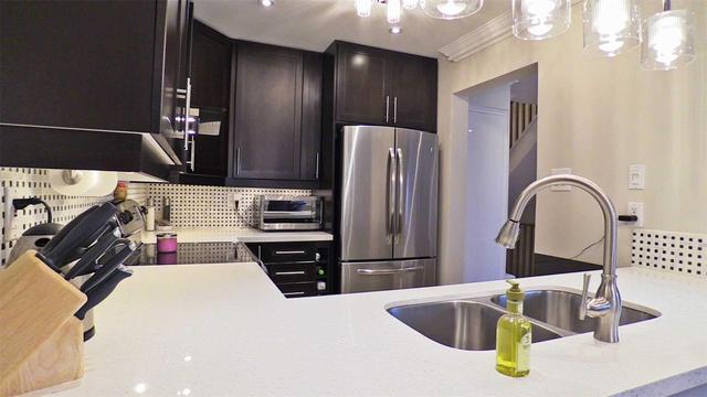 18 - 1522 Lancaster Dr, Townhouse with 3 bedrooms, 2 bathrooms and 2 parking in Oakville ON | Image 8