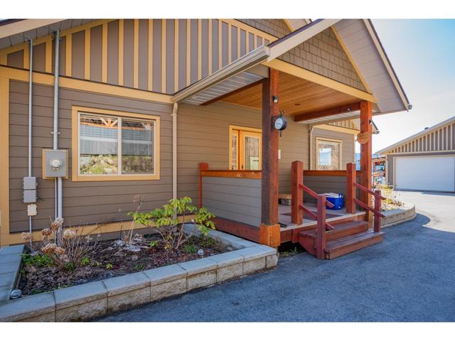 3558 Sprague St, House detached with 3 bedrooms, 4 bathrooms and null parking in Central Kootenay D BC | Image 57