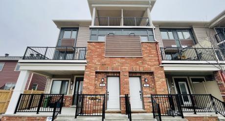 80 Lyrid Private, House attached with 3 bedrooms, 2 bathrooms and 1 parking in Ottawa ON | Image 1