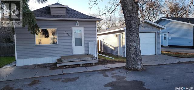 308 Main St, House detached with 1 bedrooms, 1 bathrooms and null parking in Odessa SK | Image 1