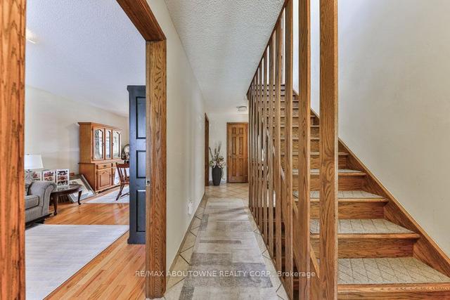 3210 Victoria St, House detached with 2 bedrooms, 4 bathrooms and 4 parking in Oakville ON | Image 29