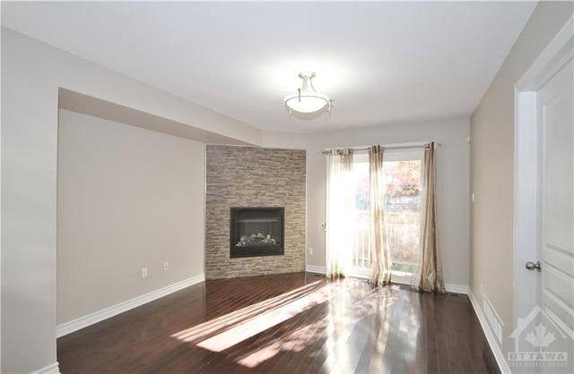 106 Brilia Private, Townhouse with 3 bedrooms, 3 bathrooms and 2 parking in Ottawa ON | Image 5