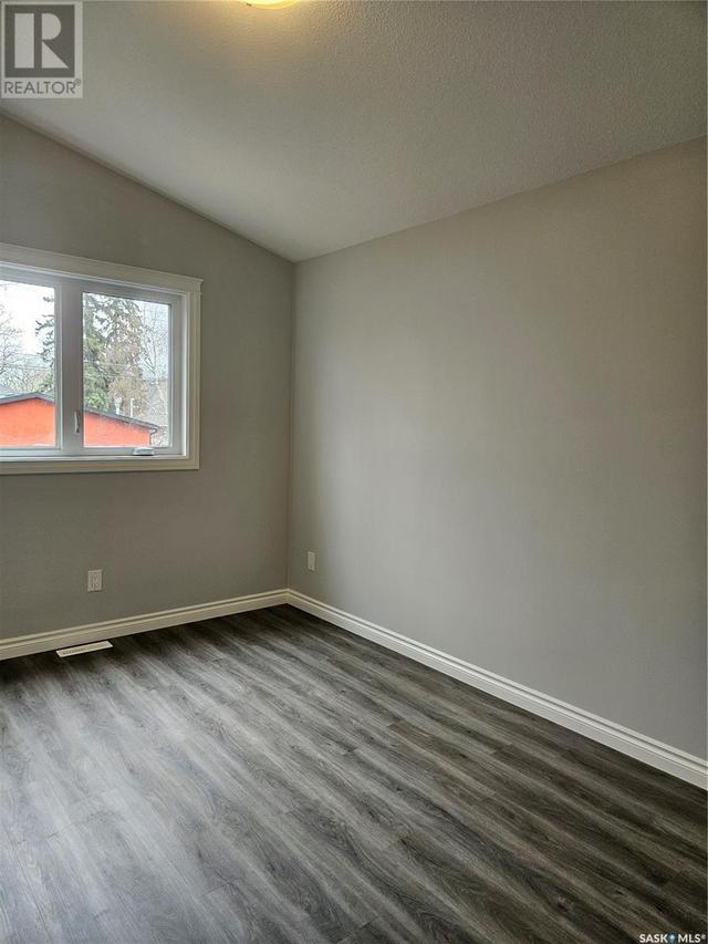 330 I Ave N, House detached with 3 bedrooms, 2 bathrooms and null parking in Saskatoon SK | Image 13