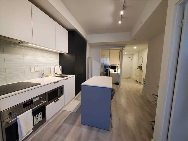 621 - 33 Helendale Ave, Condo with 2 bedrooms, 2 bathrooms and 1 parking in Toronto ON | Image 5