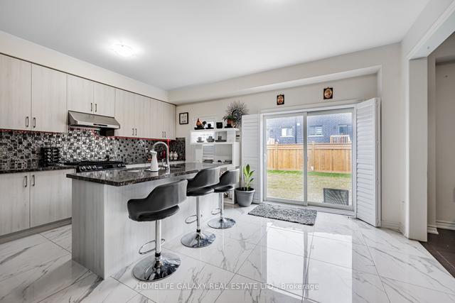 223 Fleetwood Dr, House detached with 4 bedrooms, 4 bathrooms and 4 parking in Oshawa ON | Image 7