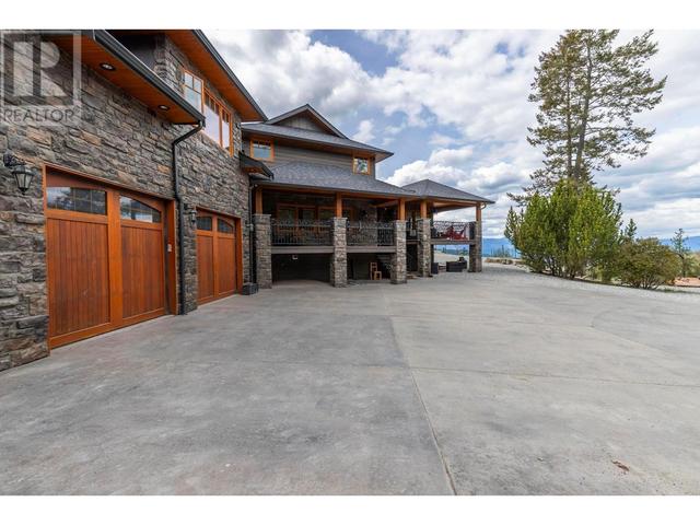 5774 Deadpine Dr, House detached with 6 bedrooms, 5 bathrooms and 3 parking in Central Okanagan BC | Image 42