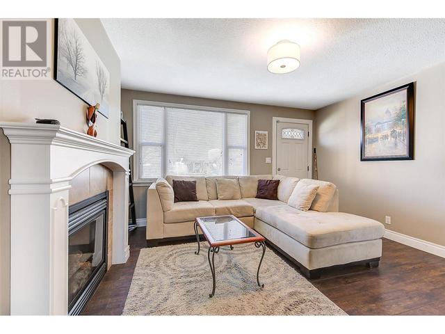 559 Cambridge Ave, House detached with 2 bedrooms, 1 bathrooms and 4 parking in Kelowna BC | Image 8
