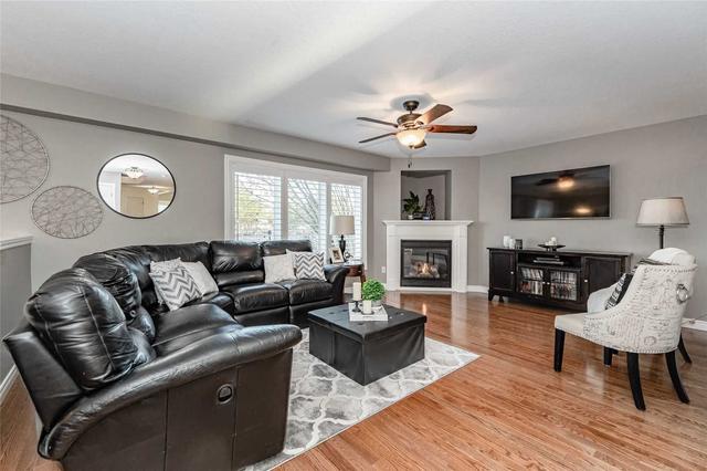 35 Atto Dr, House detached with 3 bedrooms, 4 bathrooms and 6 parking in Guelph ON | Image 38