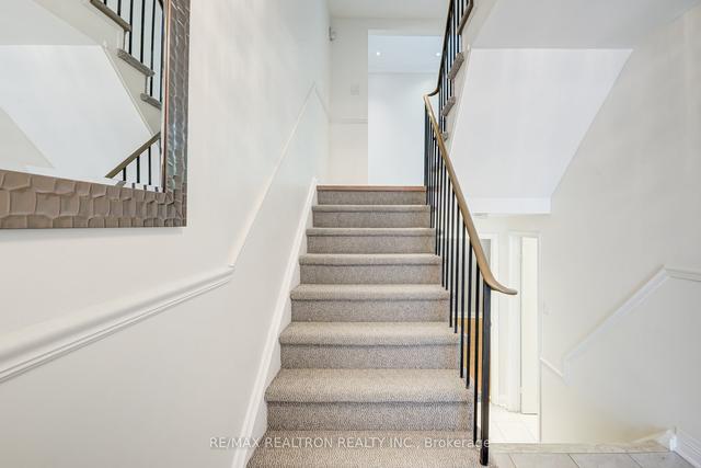 47 Laurie Shepway, Townhouse with 3 bedrooms, 2 bathrooms and 1 parking in Toronto ON | Image 36