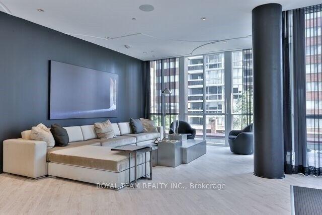 2502 - 32 Davenport Rd, Condo with 1 bedrooms, 1 bathrooms and 0 parking in Toronto ON | Image 8