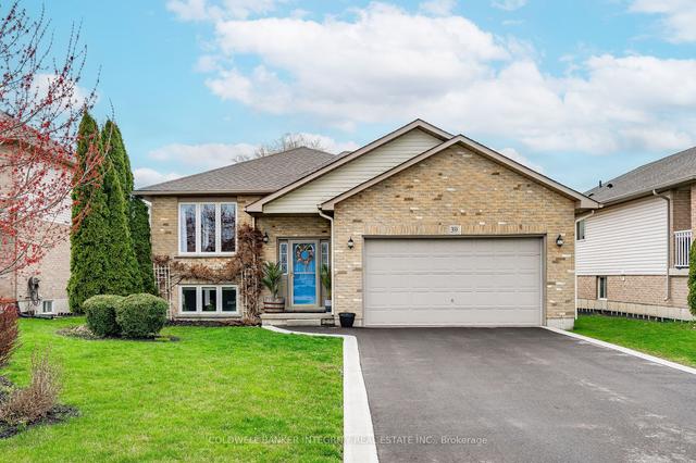 39 Spitfire Dr N, House detached with 2 bedrooms, 2 bathrooms and 6 parking in Hamilton ON | Image 1