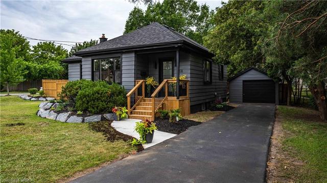 208 North Park St, House detached with 4 bedrooms, 3 bathrooms and 5 parking in Brantford ON | Image 33