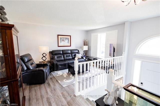 12 Christie Ln, House detached with 3 bedrooms, 2 bathrooms and 3 parking in Brantford ON | Image 19