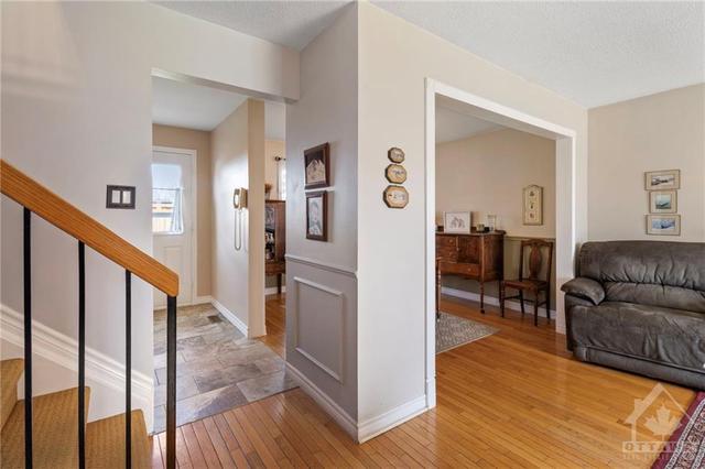 1665 Tache Way, House detached with 3 bedrooms, 3 bathrooms and 6 parking in Ottawa ON | Image 7