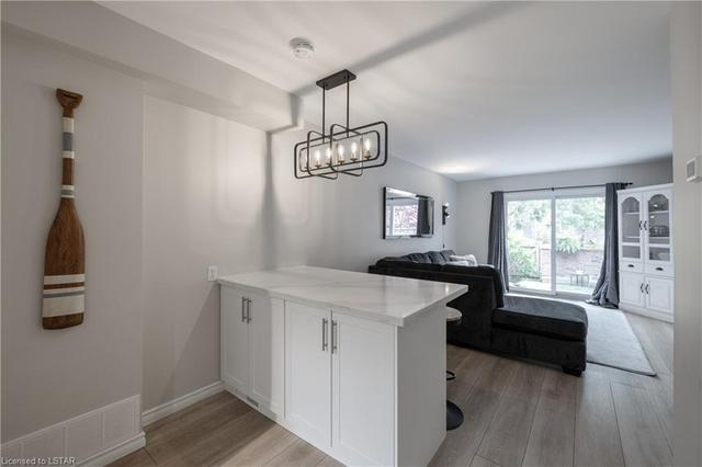 44 - 1385 Commissioners Rd W, House attached with 2 bedrooms, 1 bathrooms and 1 parking in London ON | Image 5