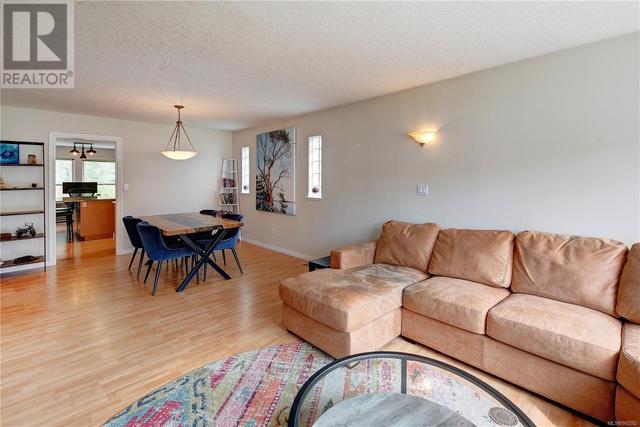 217 Hamilton Ave, House detached with 3 bedrooms, 2 bathrooms and 6 parking in Parksville BC | Image 7