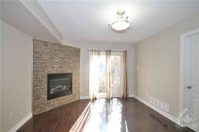 106 Brilia Private, Townhouse with 3 bedrooms, 3 bathrooms and 2 parking in Ottawa ON | Image 6