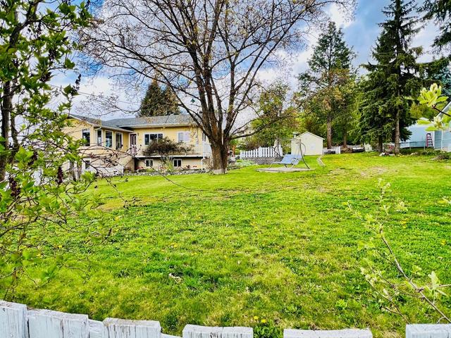 210 21st Avenue S, House detached with 3 bedrooms, 2 bathrooms and 3 parking in Creston BC | Image 4