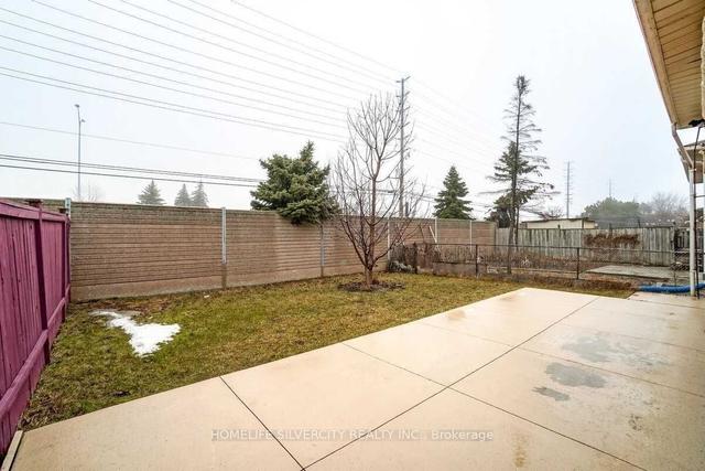 123 Manitou Cres, House attached with 3 bedrooms, 2 bathrooms and 7 parking in Brampton ON | Image 30