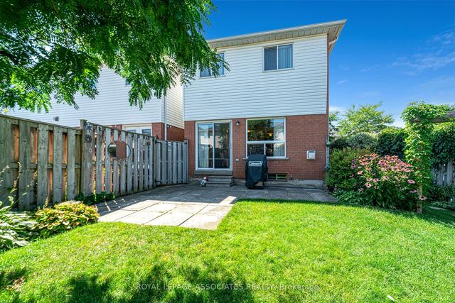 42 - 200 Cresthaven Rd, Townhouse with 3 bedrooms, 2 bathrooms and 2 parking in Brampton ON | Image 5