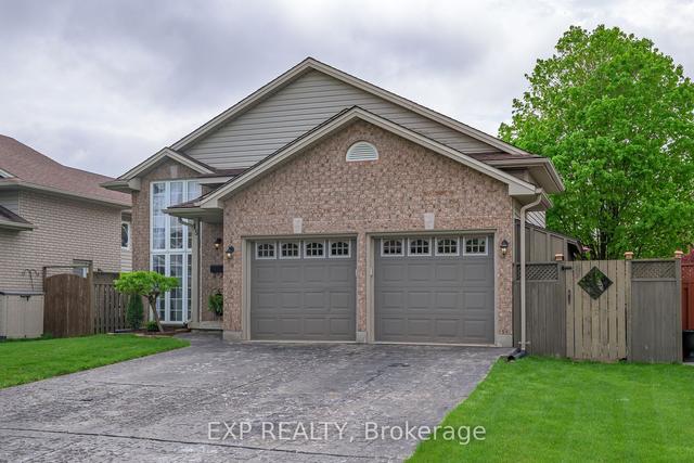 15 Bowcott Cres, House detached with 3 bedrooms, 2 bathrooms and 6 parking in London ON | Image 1