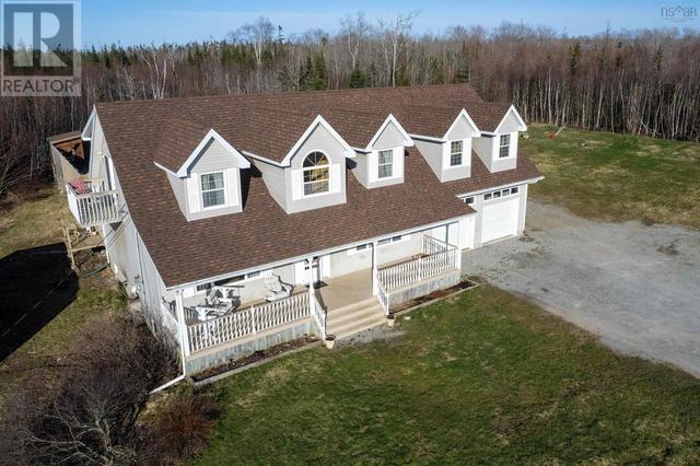 500 Johnson Rd, House detached with 4 bedrooms, 3 bathrooms and null parking in Cape Breton NS | Image 2