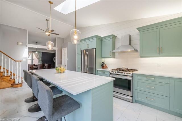 22 Jutta Crescent, House detached with 4 bedrooms, 2 bathrooms and 4 parking in London ON | Image 3