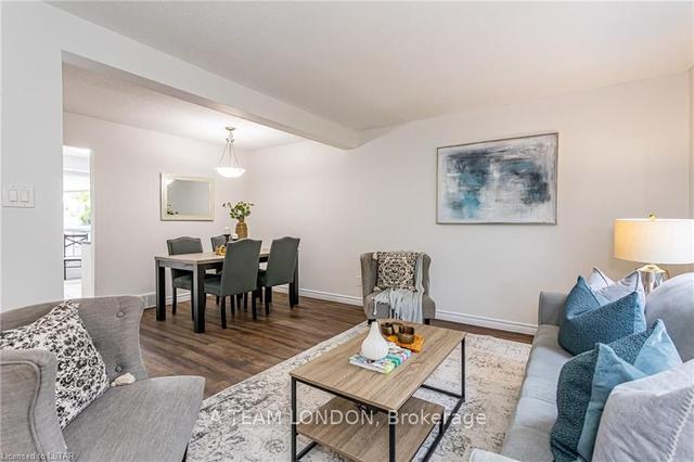54 - 35 Waterman Ave, Townhouse with 3 bedrooms, 2 bathrooms and 1 parking in London ON | Image 4