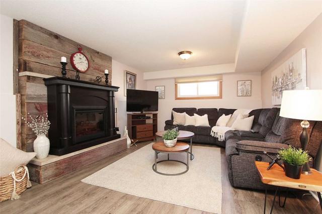 10 Strathallan Dr, House detached with 3 bedrooms, 3 bathrooms and 3 parking in Clarington ON | Image 5